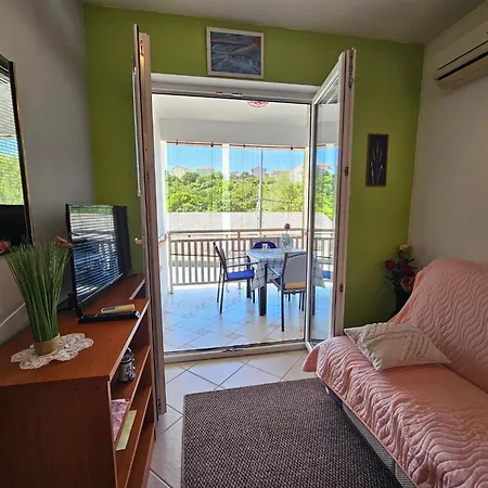 Signet Mit Privatem Balkon By Interhome * Novi Vinodolski
