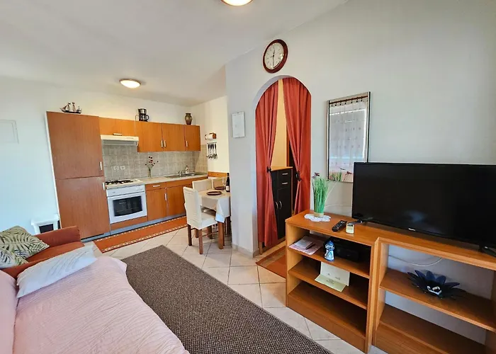 Signet Mit Privatem Balkon By Interhome * Novi Vinodolski