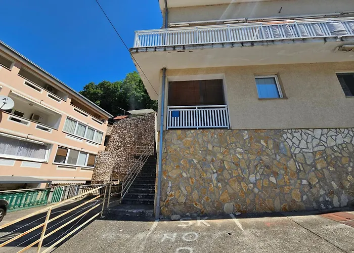Signet Mit Privatem Balkon By Interhome *